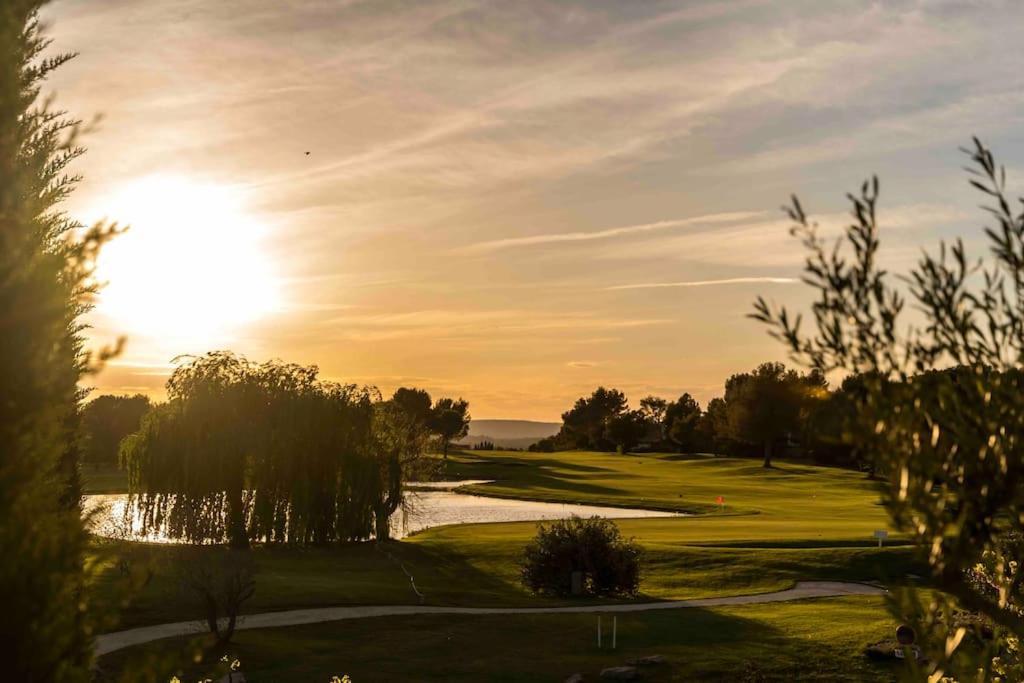 Magnifique Vue Lac Au Golf De Pont-Royal مالمور المظهر الخارجي الصورة